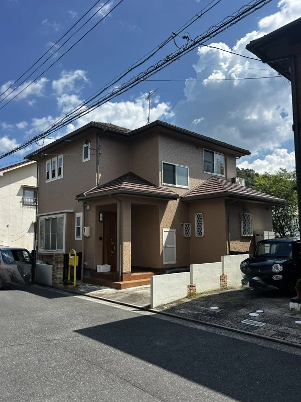 2026年08月28日 10:00の施工事例:ハイブリッド無機塗装・FRP出隅カバー撤去処分工事(築20年) 広島市安佐北区I様邸