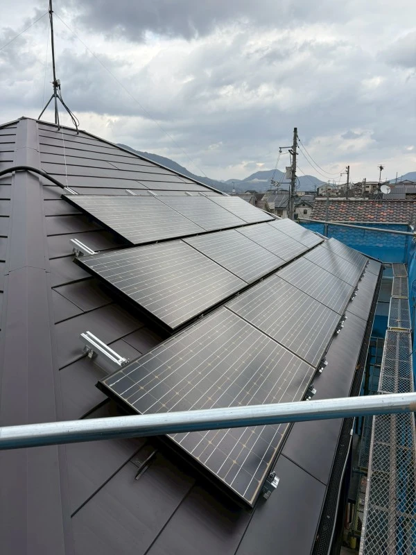 2026年08月01日 10:00の施工事例：外壁塗装とガルバリウム鋼板による屋根カバー工法（安佐南区Y様邸）